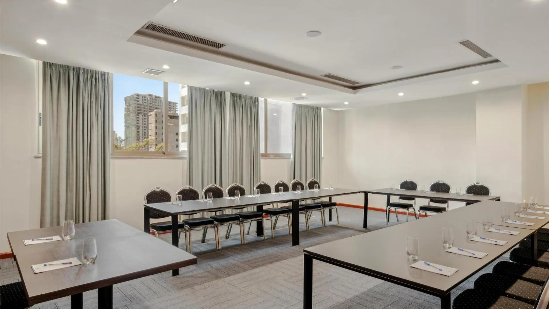 ****  فندق Doubletree By Hilton Addis Ababa Airport إثيوبيا