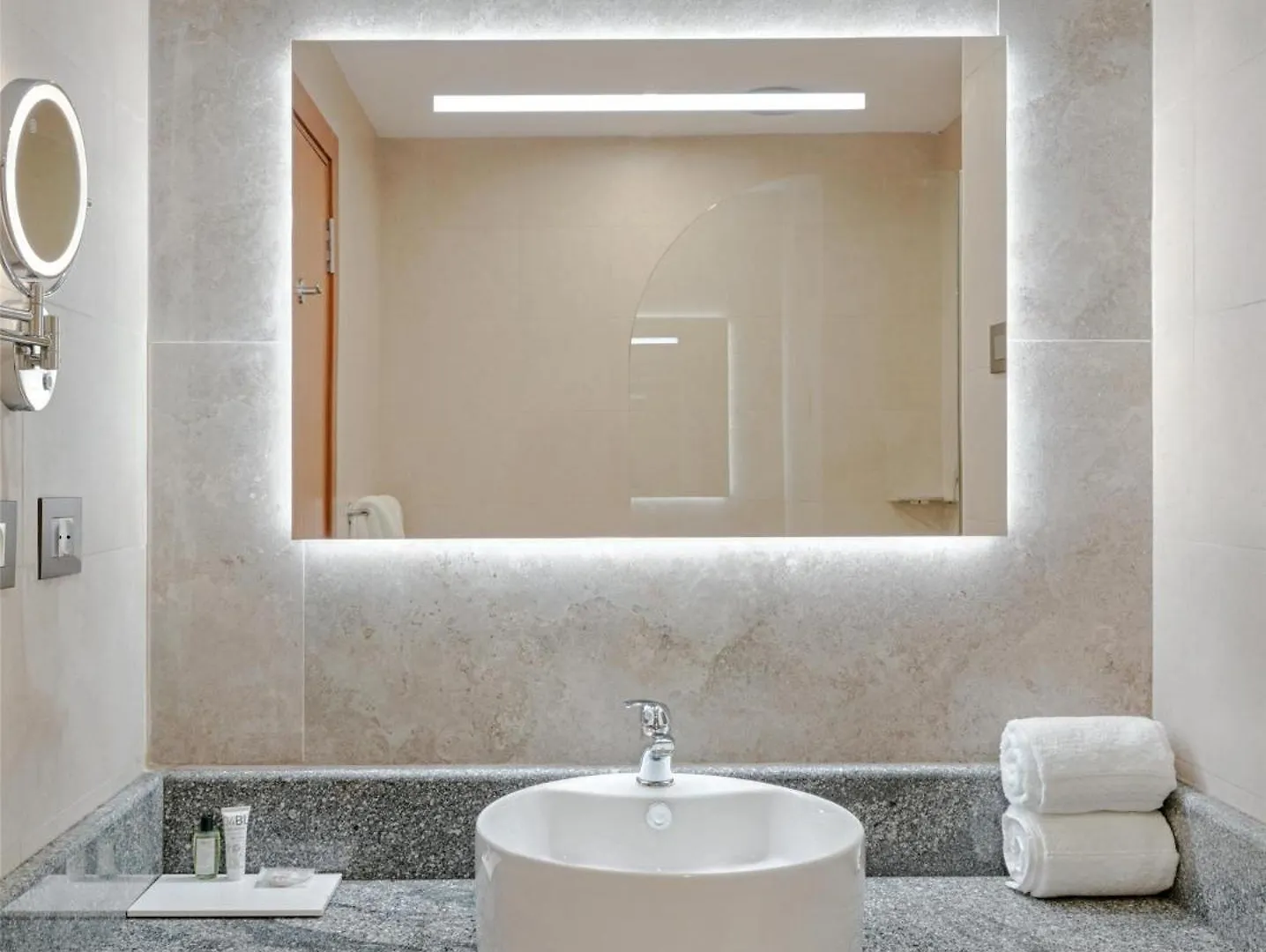 ****  فندق Doubletree By Hilton Addis Ababa Airport إثيوبيا